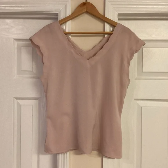 Express Light Pink Scalloped Top - Picture 5 of 10